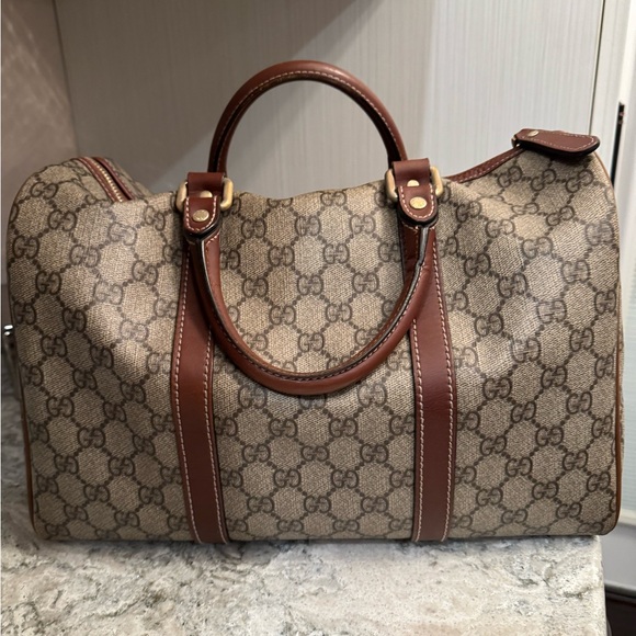 Authentic Gucci satchel. Like new. - Picture 4 of 11